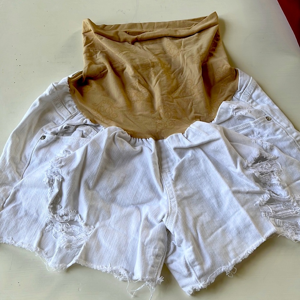 Maternity short